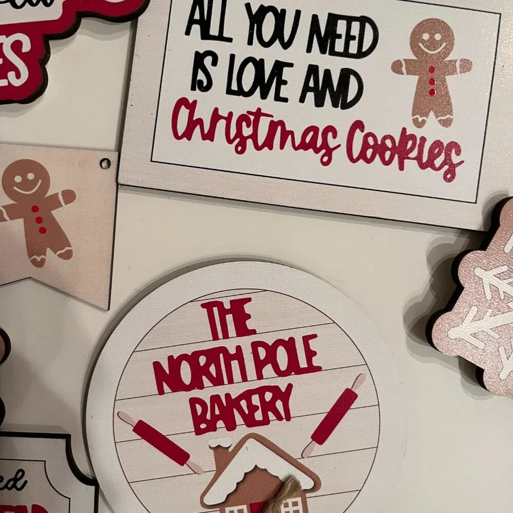 Christmas Gingerbread and cookie‎ Wood Table Top Decor and Gift Tags (new) (x/x)